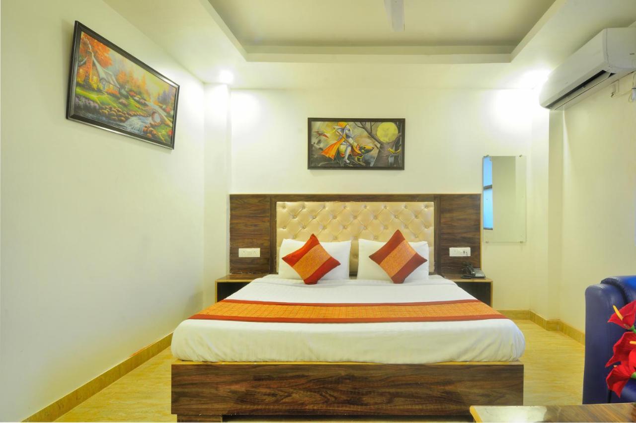 Hotel Noida Delight Esterno foto