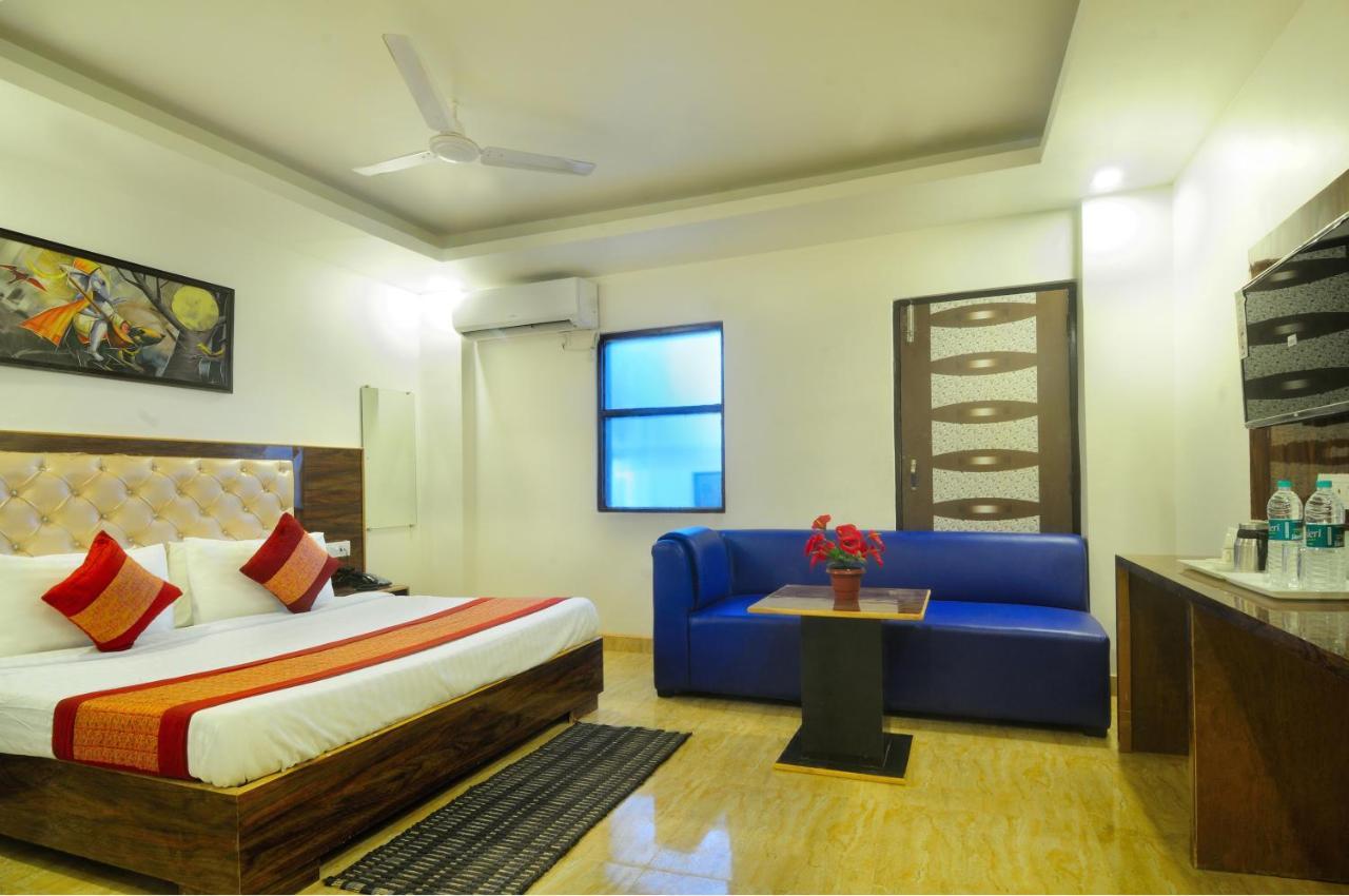 Hotel Noida Delight Esterno foto